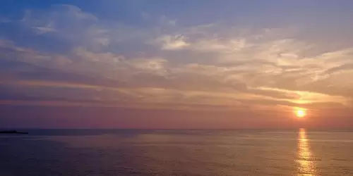 1部営業時間は夕方から深夜まで