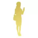 スマホを見る女性の画像